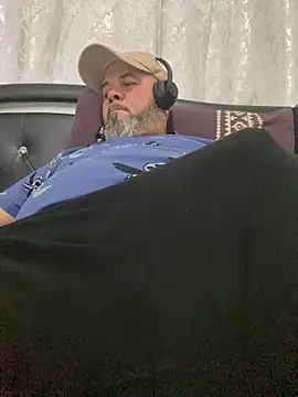 Cristian-Brayan online show from December 2, 2025, 2:12 pm