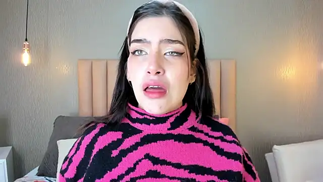 Alexa Thaylor  online show from January 29, 2025, 2:10 pm