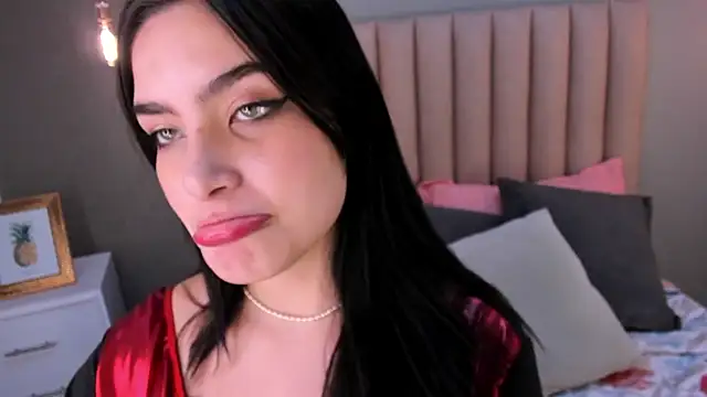 Alexa Thaylor  online show from February 1, 2025, 5:47 pm