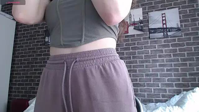  Hot Lady  online show from January 8, 2025, 1:41 pm