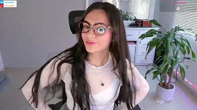 ImLui lu online show from January 25, 2025, 10:28 pm