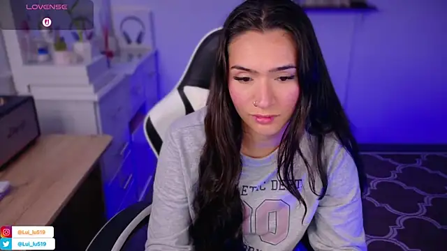 ImLui lu online show from November 10, 2025, 8:19 pm