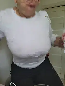 Snapshot of ROXOLANAA_SEXY chatting on May 30, 2026, 10:01 am ROXOLANAA SEXY online show from May 30, 2026, 10:01 am