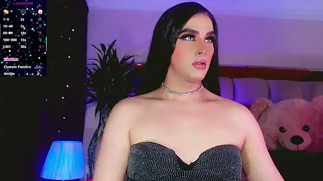 Snapshot of Sophiesweet5 chatting on March 3, 2026, 5:35 am Sophiesweet5 online show from March 3, 2026, 5:35 am