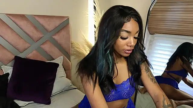 Snapshot of emely_brandon chatting on March 5, 2025, 8:10 pm emely brandon online show from March 5, 2025, 8:10 pm