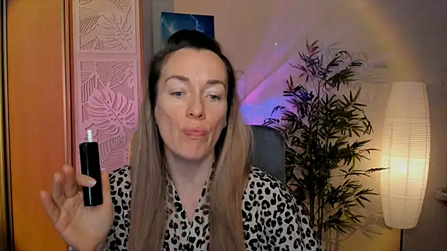 RebeccaMartinez online show from January 9, 2026, 7:22 am