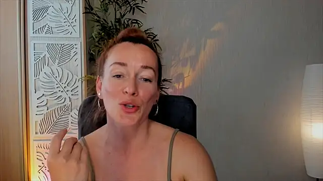 RebeccaMartinez online show from June 7, 2026, 8:07 am