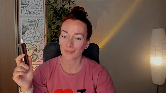 Snapshot of RebeccaMartinez chatting on July 19, 2026, 10:52 am RebeccaMartinez online show from July 19, 2026, 10:52 am