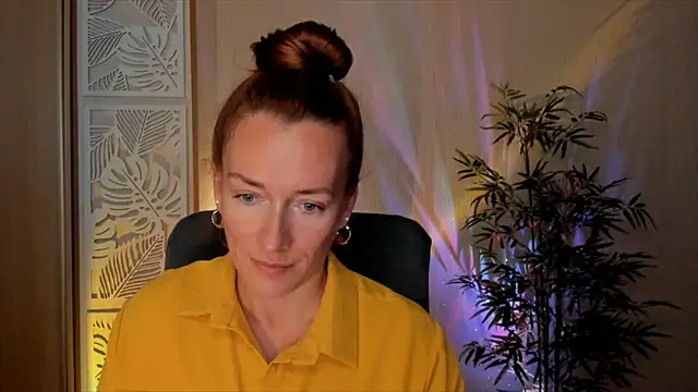 Snapshot of RebeccaMartinez chatting on July 25, 2026, 6:22 am RebeccaMartinez online show from July 25, 2026, 6:22 am