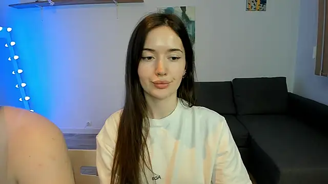 PollyFlame online show from April 3, 2026, 8:40 pm