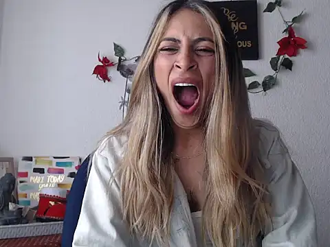 Liamiler01  online show from March 20, 2025, 12:11 pm