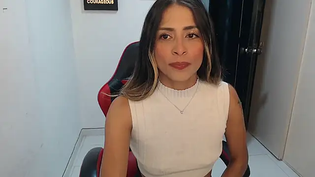 Liamiler01  online show from November 25, 2025, 11:38 pm