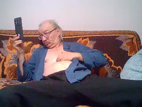Snapshot of cumloverboyxx69 chatting on February 4, 2025, 2:28 am cumloverboyxx69 online show from February 4, 2025, 2:28 am