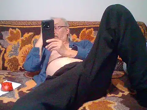 Snapshot of cumloverboyxx69 chatting on February 5, 2025, 7:31 pm cumloverboyxx69 online show from February 5, 2025, 7:31 pm