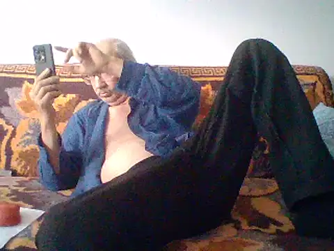 Snapshot of cumloverboyxx69 chatting on February 8, 2025, 8:20 am cumloverboyxx69 online show from February 8, 2025, 8:20 am