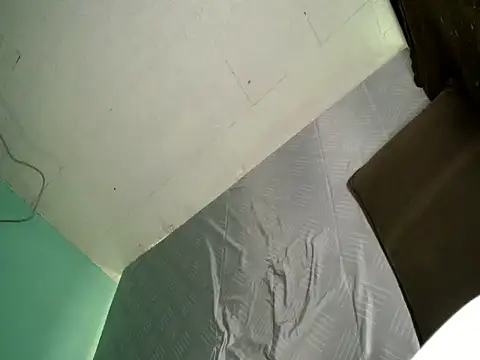 Snapshot of katie_white chatting on September 17, 2025, 5:53 am katie white online show from September 17, 2025, 5:53 am