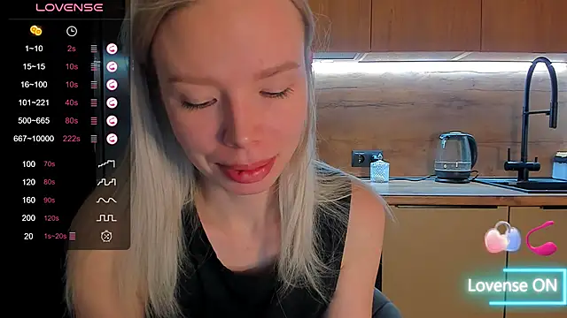 Snapshot of Olivia_Bells chatting on March 6, 2026, 8:49 pm Olivia Bells online show from March 6, 2026, 8:49 pm