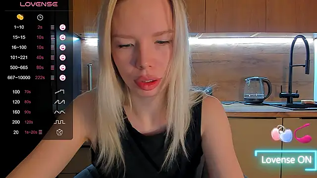 Snapshot of Olivia_Bells chatting on March 13, 2026, 9:54 pm Olivia Bells online show from March 13, 2026, 9:54 pm