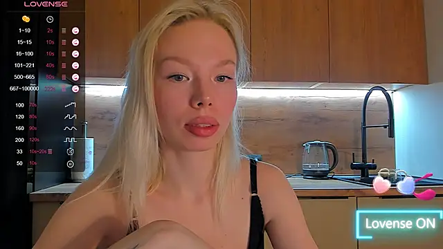 Snapshot of Olivia_Bells chatting on April 4, 2026, 9:23 pm Olivia Bells online show from April 4, 2026, 9:23 pm