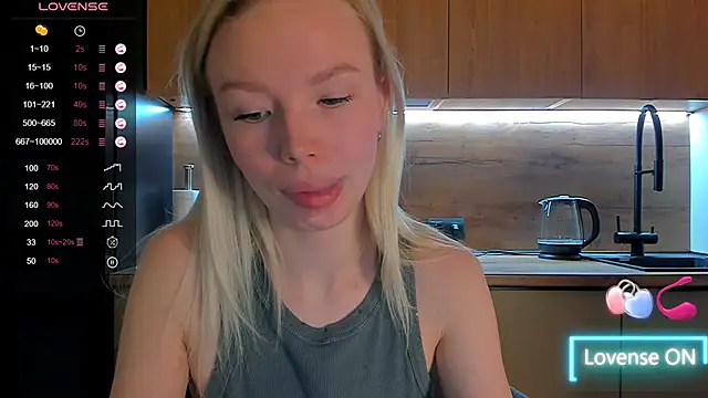 Snapshot of Olivia_Bells chatting on April 15, 2026, 9:37 pm Olivia Bells online show from April 15, 2026, 9:37 pm