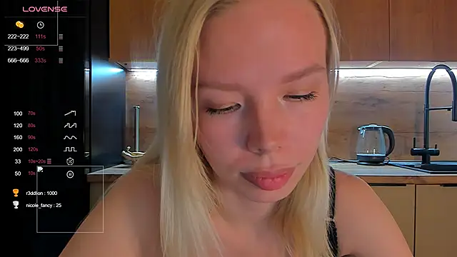 Snapshot of Olivia_Bells chatting on May 3, 2026, 8:04 pm Olivia Bells online show from May 3, 2026, 8:04 pm