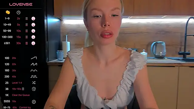 Snapshot of Olivia_Bells chatting on May 26, 2026, 9:11 pm Olivia Bells online show from May 26, 2026, 9:11 pm