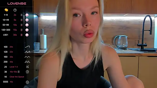 Snapshot of Olivia_Bells chatting on May 29, 2026, 10:08 pm Olivia Bells online show from May 29, 2026, 10:08 pm