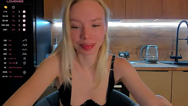Snapshot of Olivia_Bells chatting on May 30, 2026, 10:07 pm Olivia Bells online show from May 30, 2026, 10:07 pm