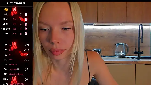 Snapshot of Olivia_Bells chatting on August 3, 2026, 8:45 pm Olivia Bells online show from August 3, 2026, 8:45 pm