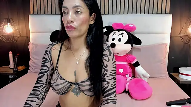 NiicolleMiller online show from February 25, 2025, 1:17 pm