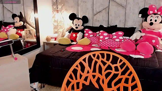 NiicolleMiller online show from October 9, 2025, 12:36 pm