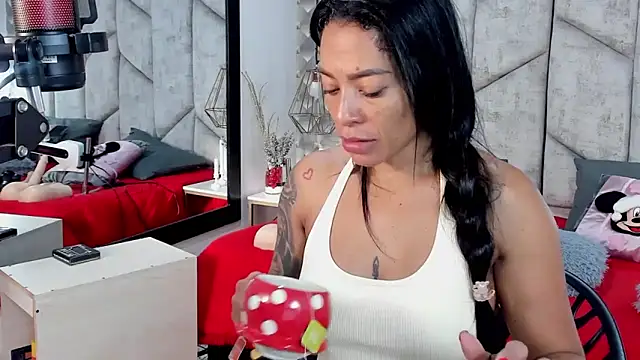 NiicolleMiller online show from November 20, 2025, 11:54 am