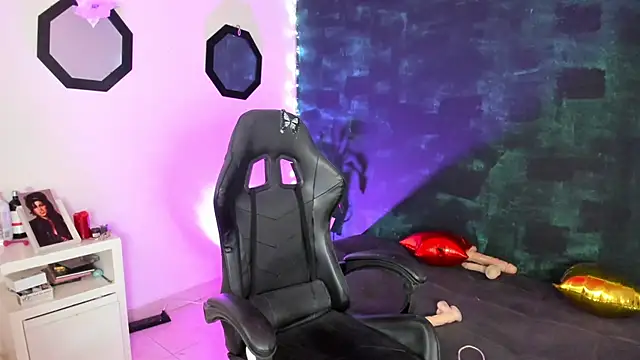 BellaFlaming online show from January 20, 2025, 6:10 pm