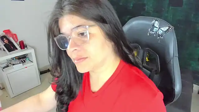 BellaFlaming online show from February 1, 2025, 11:21 am