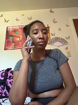 Snapshot of Iceblanca chatting on June 4, 2026, 5:30 pm Iceblanca online show from June 4, 2026, 5:30 pm
