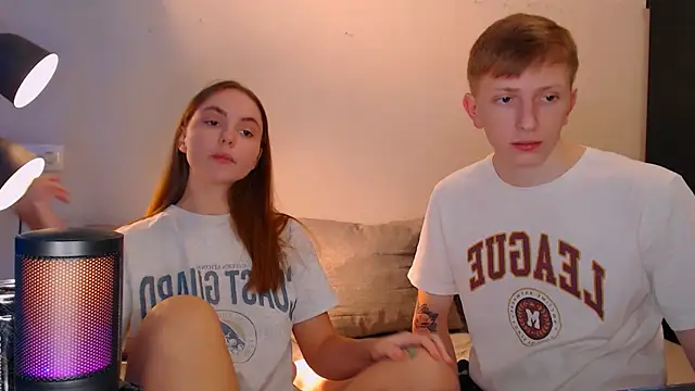 juliaanddima online show from December 1, 2024, 9:59 pm