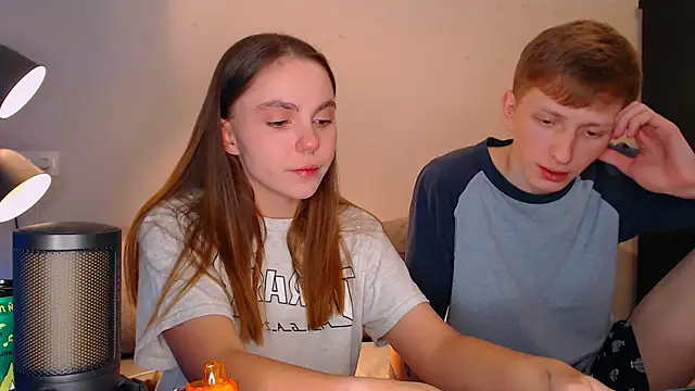 juliaanddima online show from December 13, 2024, 10:02 pm