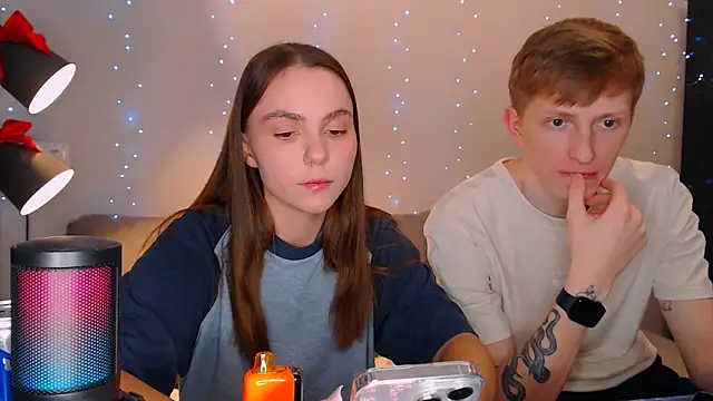 juliaanddima online show from December 24, 2024, 9:22 pm