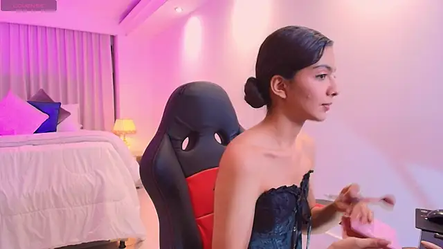 miiaa evans online show from February 6, 2025, 3:27 am