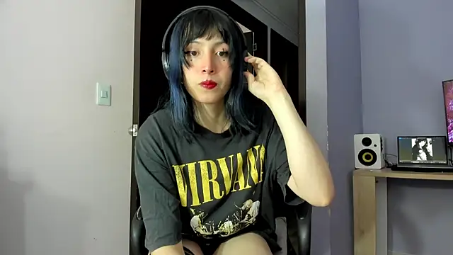 Room312  online show from April 25, 2026, 1:03 pm