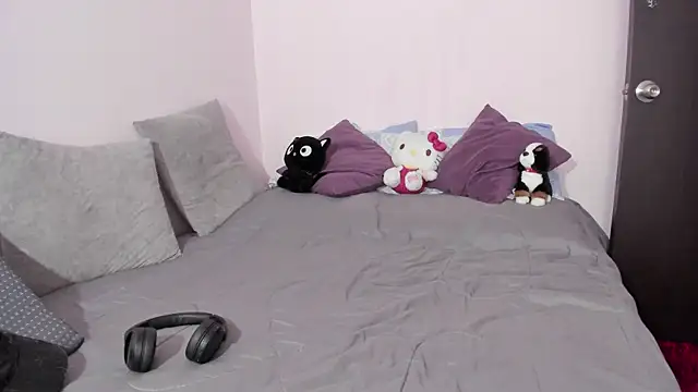 Snapshot of Room312_ chatting on June 5, 2026, 4:45 pm Room312 online show from June 5, 2026, 4:45 pm