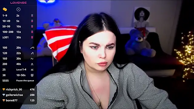 Emily Mo online show from December 30, 2024, 11:15 am