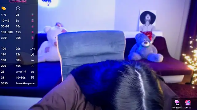 Emily Mo online show from January 3, 2025, 6:22 am