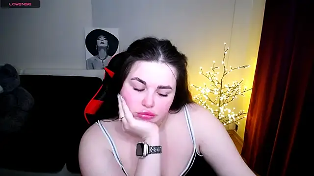 Emily Mo online show from January 30, 2025, 9:36 am