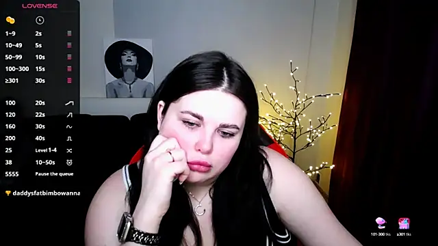 Emily Mo online show from February 6, 2025, 9:32 am