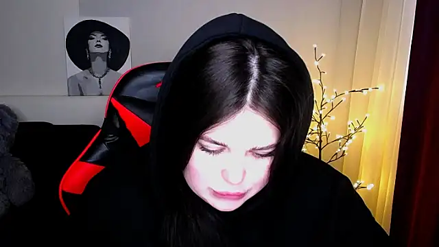 Emily Mo online show from February 20, 2025, 6:50 am