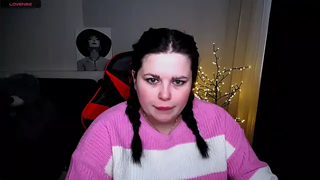 Emily Mo online show from February 23, 2025, 6:39 am