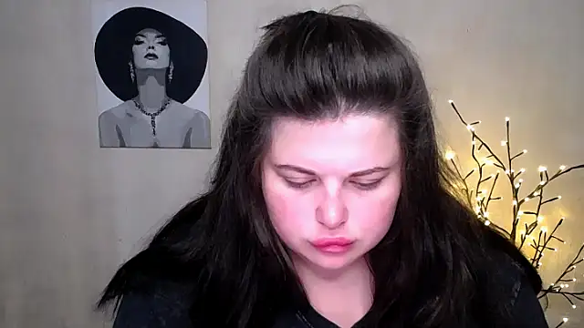 Emily Mo online show from September 10, 2025, 5:51 am