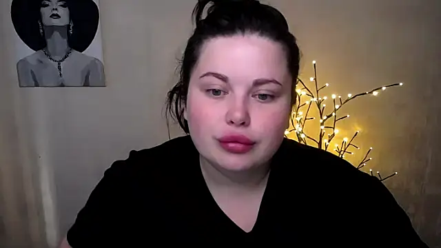 Emily Mo online show from September 11, 2025, 5:29 am