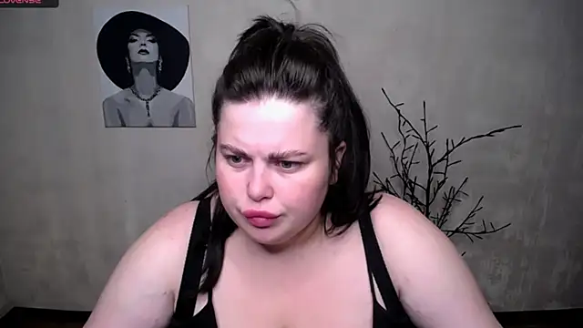 Emily Mo online show from September 12, 2025, 5:29 am